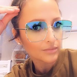 Meet your Posher, Ana